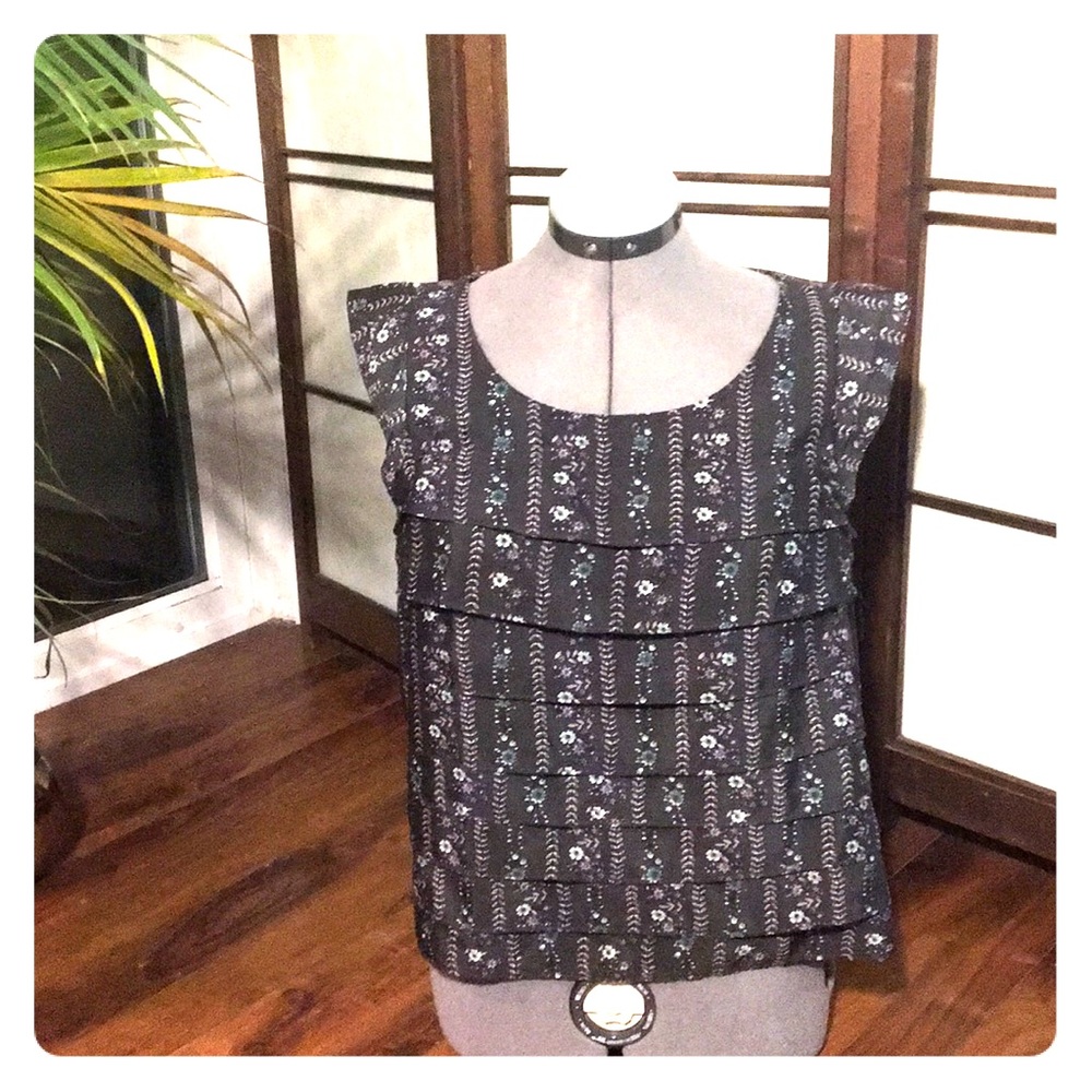 Grey Floral Cropped Blouse